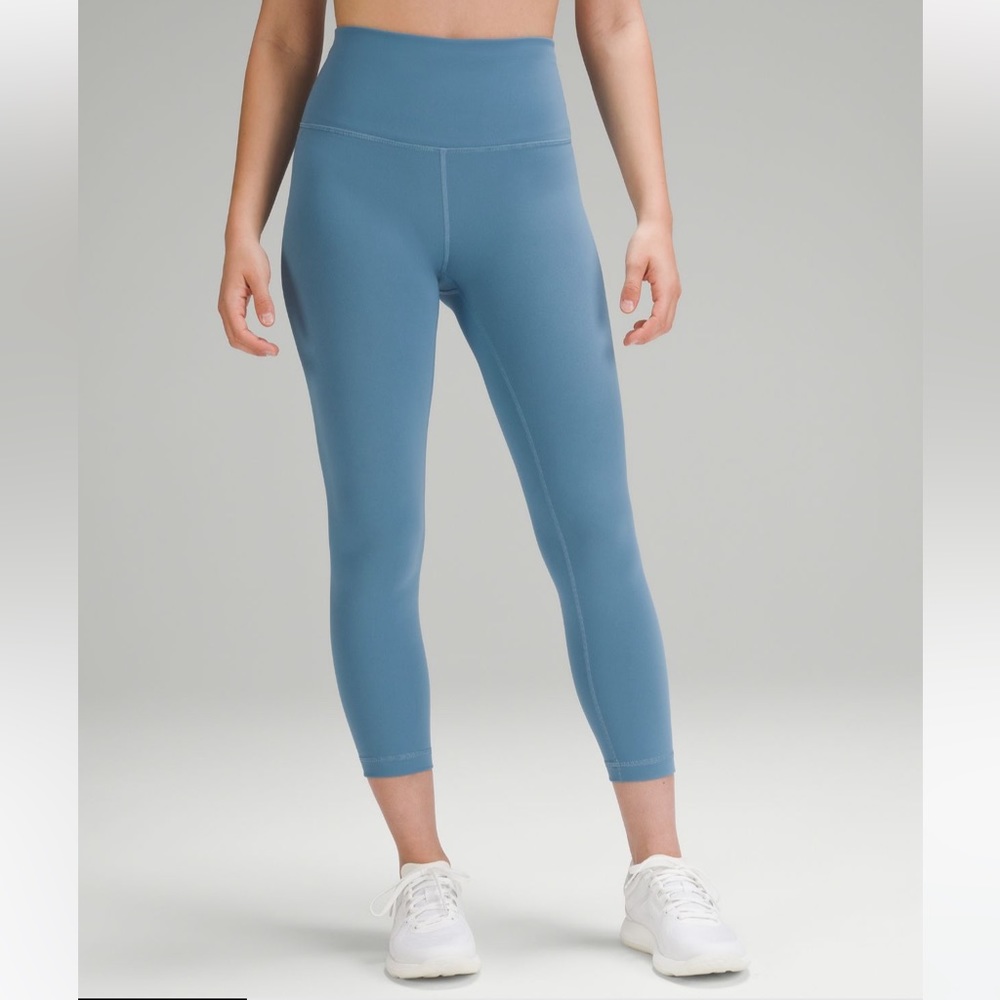 Lululemon Wunder Train High Rise Crop